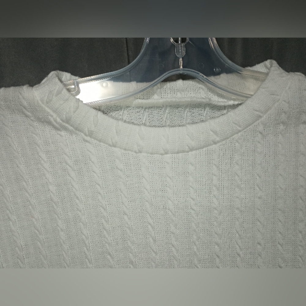 Sweater/Blouse - Picture 3 of 6